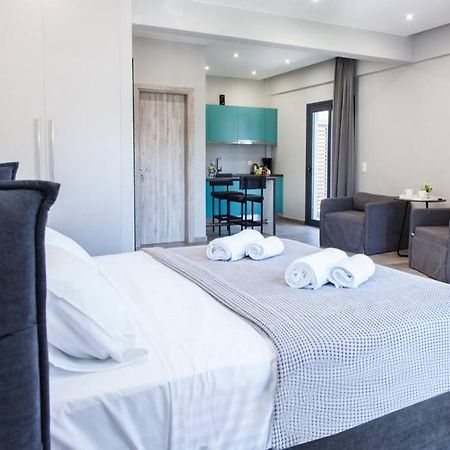 E Spacious Cornered Brand New Studio Apartment E أثينا المظهر الخارجي الصورة