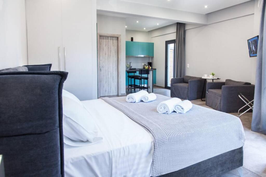E Spacious Cornered Brand New Studio Apartment E أثينا المظهر الخارجي الصورة