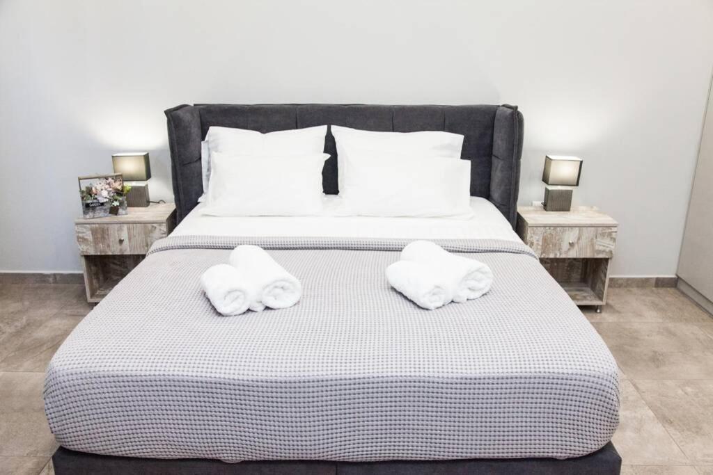 E Spacious Cornered Brand New Studio Apartment E أثينا المظهر الخارجي الصورة