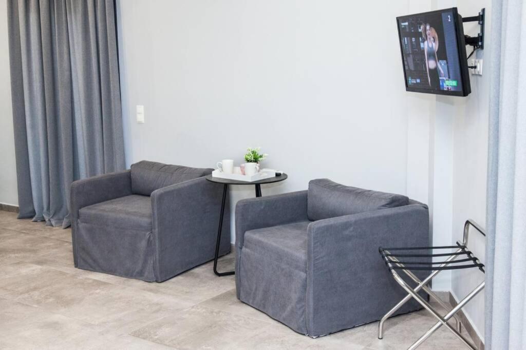 E Spacious Cornered Brand New Studio Apartment E أثينا المظهر الخارجي الصورة